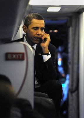 Obama se svým telefonem